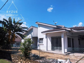 Ryzue Homestay near Tampin